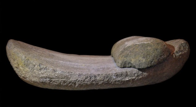 Ei fantastisk skubbekvern få steinalderen eller bronsealderen i Arkeologisk Museum i Stavanger. Les meir om denne kverna på websida til Per Storemyr